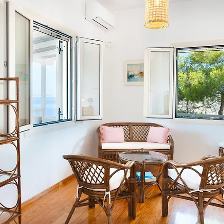 Gaia Seaview Irakleia بيت للعطل